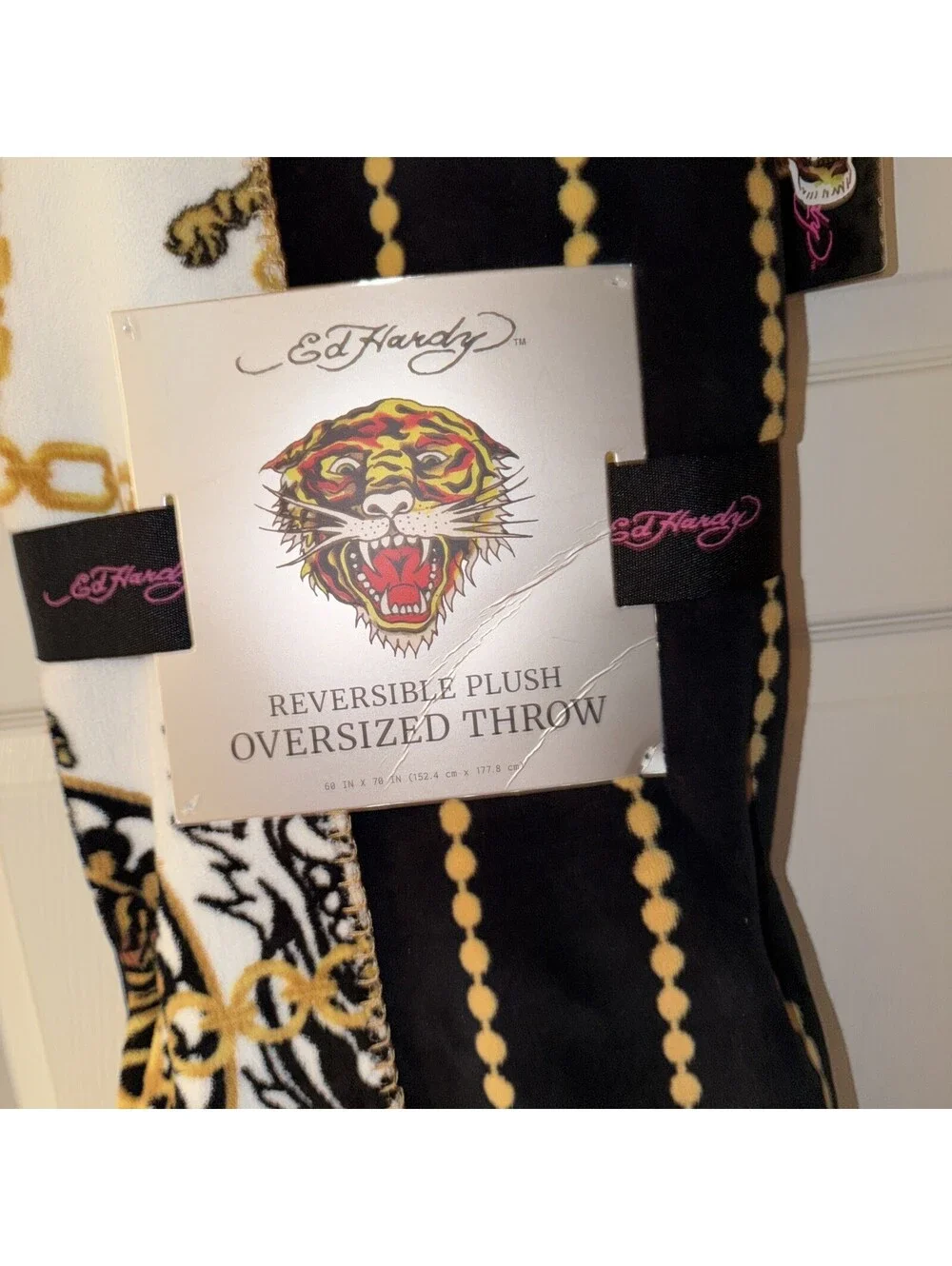 Ed Hardy Black Gold Reversible Tiger Chain 60x70 Plush Throw Blanket NWT